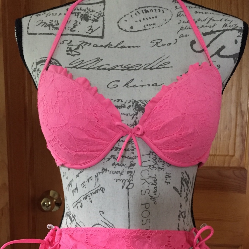 VS bathing suit - Picture 1 of 5